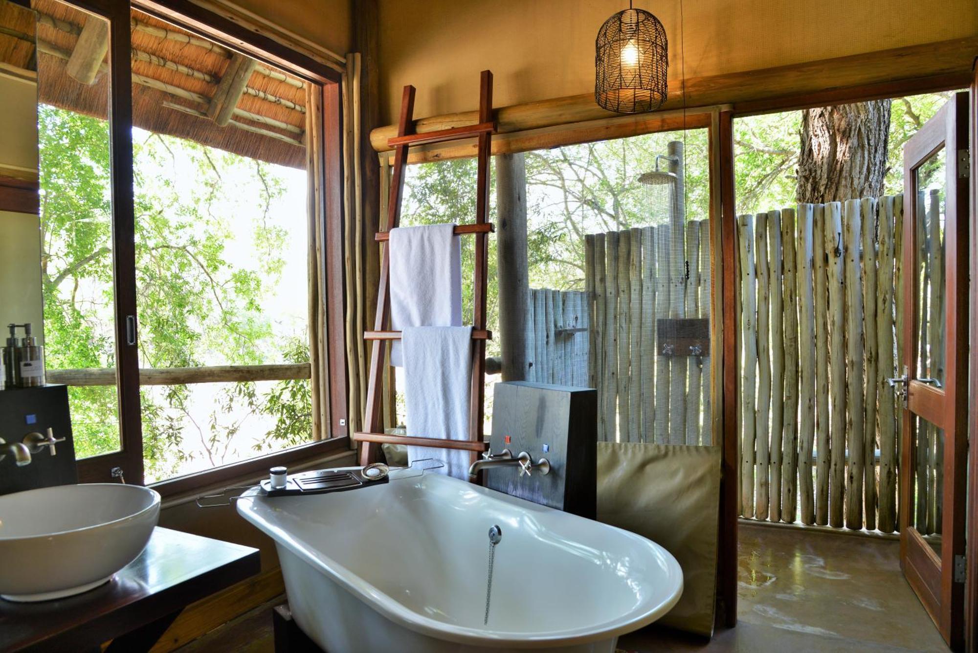 Rhino Post Safari Lodge Скукуза Экстерьер фото
