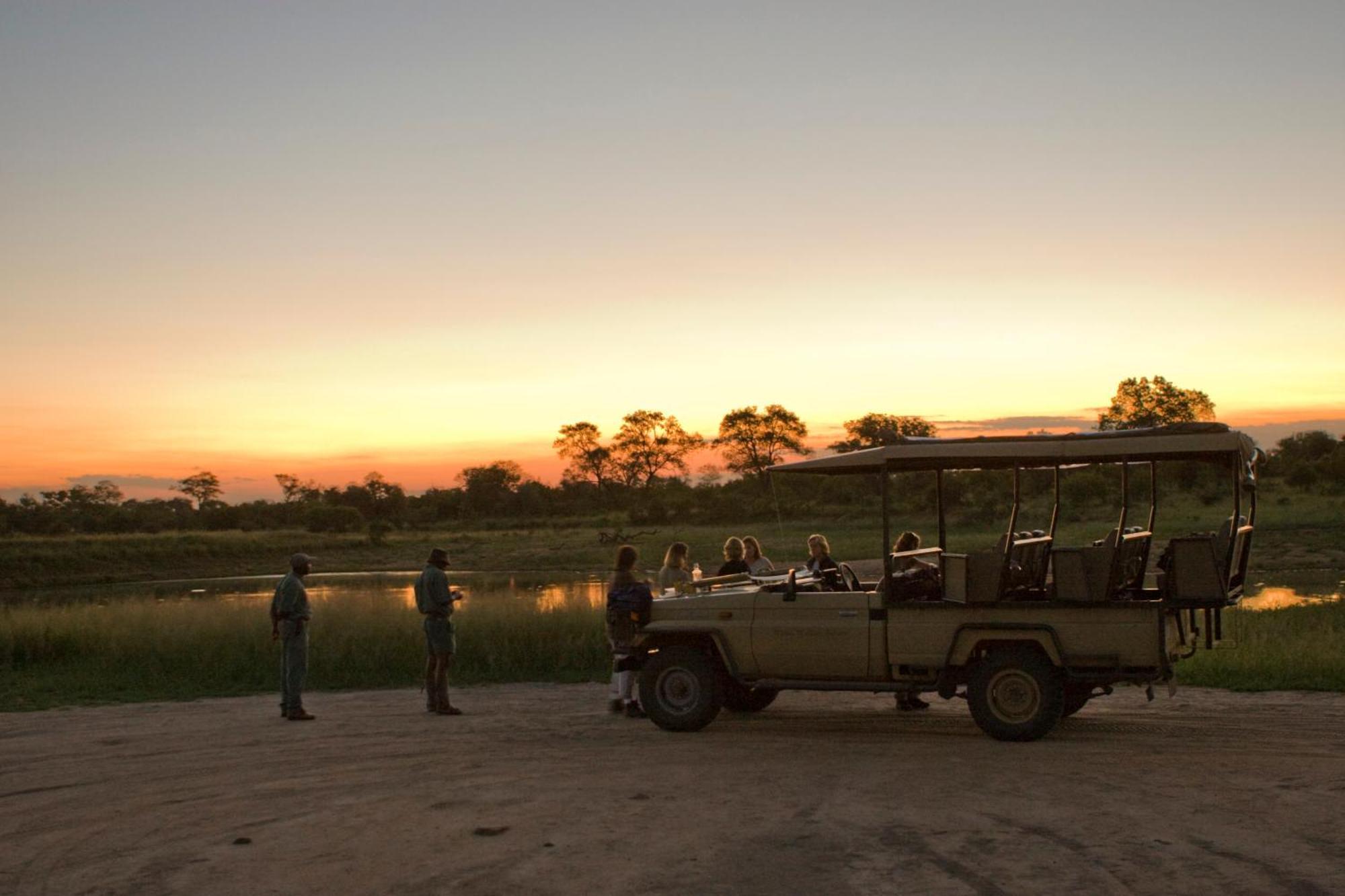 Rhino Post Safari Lodge Скукуза Экстерьер фото