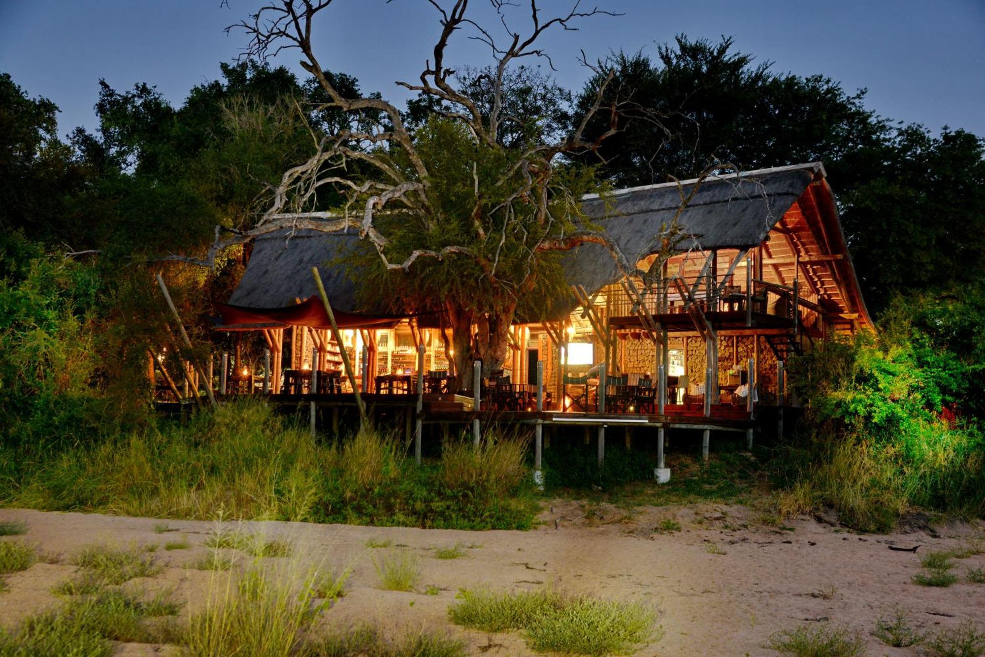 Rhino Post Safari Lodge Скукуза Экстерьер фото